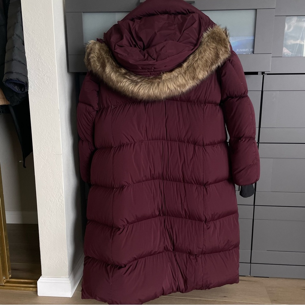 Aritzia The Group Babaton Park City Long Puffer Jacket in Burgundy Size XXS - Picture 3 of 6
